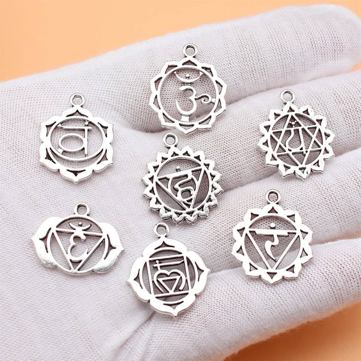 7pcs Chakra Pendant Charms Set